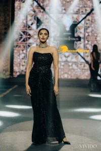 Movie Stars such as Aditi Rao Hydari, Lakshmi Manchu, and Vedika walked the ramp for the 'Teach for Change Annual Fundraiser'
