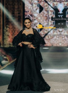 Movie Stars such as Aditi Rao Hydari, Lakshmi Manchu, and Vedika walked the ramp for the 'Teach for Change Annual Fundraiser'