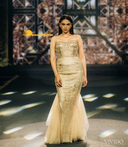 Movie Stars such as Aditi Rao Hydari, Lakshmi Manchu, and Vedika walked the ramp for the 'Teach for Change Annual Fundraiser'