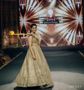 Movie Stars such as Aditi Rao Hydari, Lakshmi Manchu, and Vedika walked the ramp for the 'Teach for Change Annual Fundraiser'