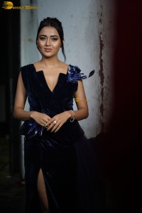 Indian actress tejasswi prakash ravishing looks in a blue dress