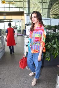 bigg boss winner and actress Tejasswi Prakash cute in a colorful attire