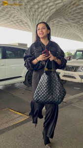actress Tejasswi Prakash chic look in black at mumbai airport
