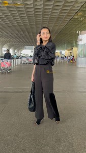 actress Tejasswi Prakash chic look in black at mumbai airport
