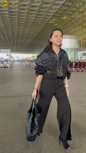 actress Tejasswi Prakash chic look in black at mumbai airport