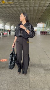 actress Tejasswi Prakash chic look in black at mumbai airport