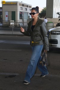 tejasswi prakash fashionable looks at mumbai airport