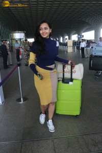 actress tejasswi prakash cute in black top and yellow skirt