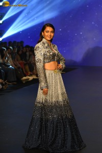 actress tejasswi prakash ramp walk at a fashion show
