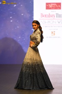 actress tejasswi prakash ramp walk at a fashion show