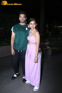 Karan Kundra and Tejasswi Prakash seen at the Mumbai Airport