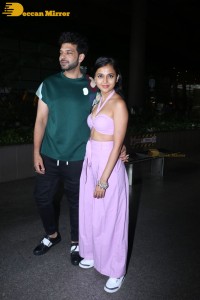 Karan Kundra and Tejasswi Prakash seen at the Mumbai Airport