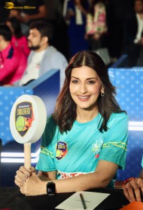 Tennis Premier League Season 6 Auction attended by Sania Mirza, Rakul Preet Singh, Sonali Bendre, and Leander Paes