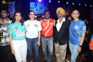 Tennis Premier League Season 6 Auction attended by Sania Mirza, Rakul Preet Singh, Sonali Bendre, and Leander Paes