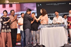 Thalaivi cast and crew including Kangana Ranaut at trailer launch