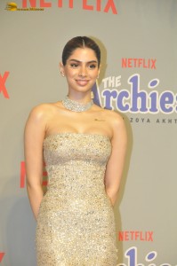 The Archies Premiere attended by Suhana Khan, Khushi Kapoor, Janhvi Kapoor, Amitabh Bachchan and Family, Shah Rukh Khan and Family, Shilpa Shetty, and others