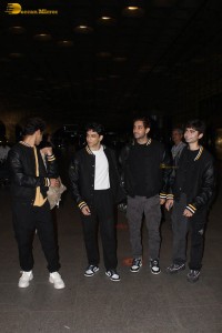 The Archies cast including Suhana Khan, Khushi Kapoor, and Agastya Nanda spotted at Mumbai Airport