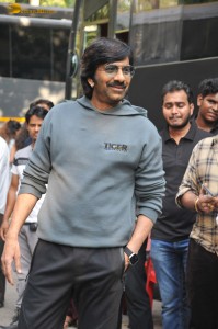 Tiger Nageswara Rao team Ravi Teja, Nupur Sanon, and Gayatri Bhardwaj on the sets of India’s Got Talent