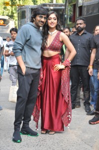 Tiger Nageswara Rao team Ravi Teja, Nupur Sanon, and Gayatri Bhardwaj on the sets of India’s Got Talent