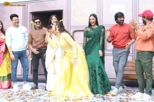 Tiger Nageswara Rao Trailer Launch attended by Ravi Teja, Nupur Sanon, Gayatri Bhardwaj, and Renu Desai