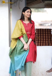 actress tina shilparaj in a traditional attire