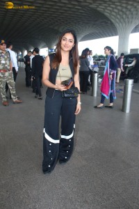 actress Tridha Choudhury spotted at mumbai airport
