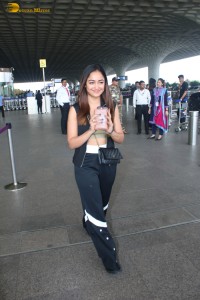 actress Tridha Choudhury spotted at mumbai airport