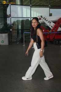 actress Tridha Choudhury stylish looks at mumbai airport