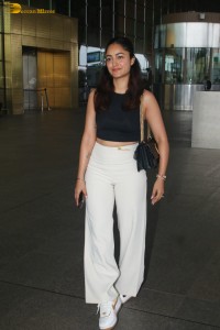 actress Tridha Choudhury stylish looks at mumbai airport