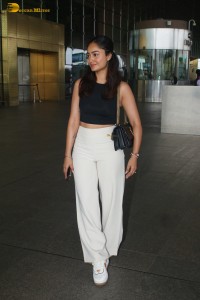 actress Tridha Choudhury stylish looks at mumbai airport