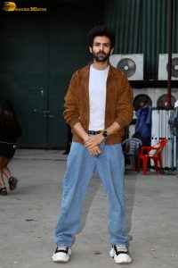 Kartik Aaryan and Ananya Panday promote Tu Meri Main Tera Main Tera Tu Meri