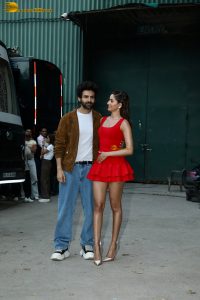 Kartik Aaryan and Ananya Panday promote Tu Meri Main Tera Main Tera Tu Meri