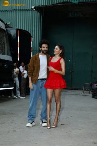 Kartik Aaryan and Ananya Panday promote Tu Meri Main Tera Main Tera Tu Meri