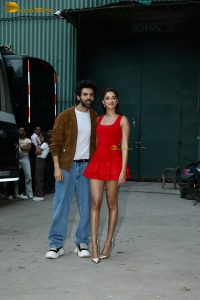 Kartik Aaryan and Ananya Panday promote Tu Meri Main Tera Main Tera Tu Meri