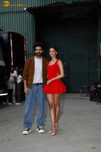 Kartik Aaryan and Ananya Panday promote Tu Meri Main Tera Main Tera Tu Meri