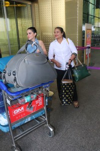 actress urfi javed in denim mini skirt