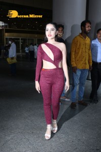 Urfi Javed in a crimson color dress shows off glamour at Airport