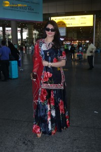 Urvashi Rautela in a salwar dress at airport