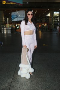 Bollywood actress urvashi rautela spotted at the airport
