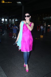 actress urvashi rautela in a pink salwar kameez cute photoshoot at airport