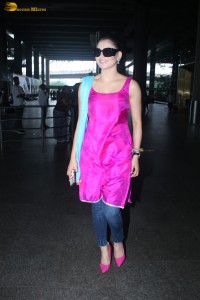 actress urvashi rautela in a pink salwar kameez cute photoshoot at airport