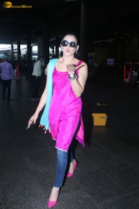 actress urvashi rautela in a pink salwar kameez cute photoshoot at airport