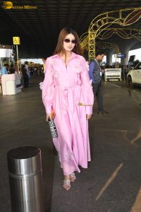 bollywood actress Urvashi Rautela cute in a pink dress