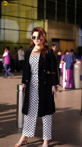 actress urvashi rautela stylish looks in sunglasses