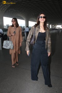 actress vaani kapoor gorgeous looks in a stylish attire at the airport