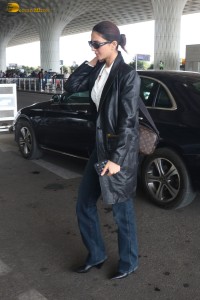 actress Vaani Kapoor spotted at mumbai airport