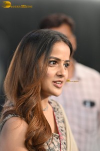 actress vaishnavi chaitanya pretty in salwar dress