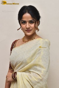 telugu actress Vaishnavi Chaitanya beautiful in a white saree