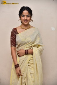telugu actress Vaishnavi Chaitanya beautiful in a white saree