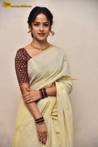 telugu actress Vaishnavi Chaitanya beautiful in a white saree